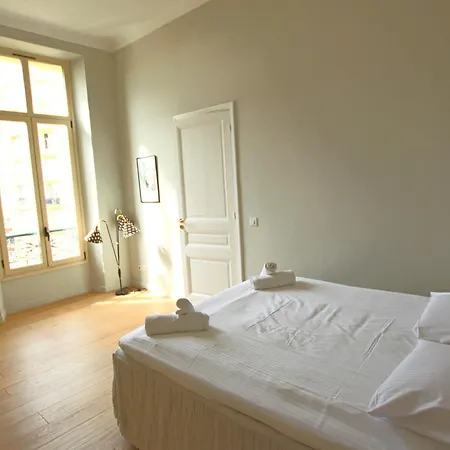 Four Bedrooms/sea View Apartment *